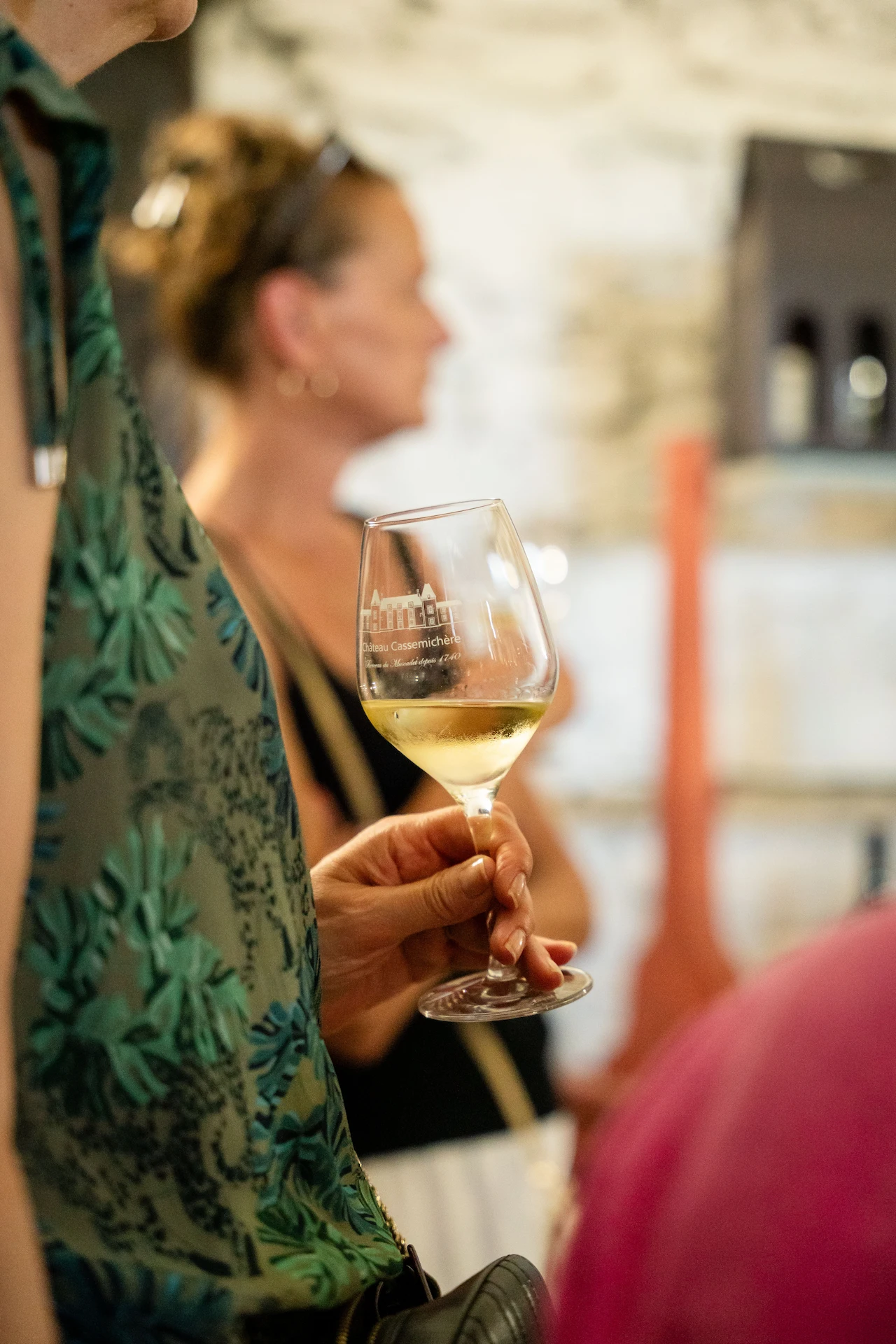 Dégustation lors de la soirée des 10 ans du Cabinet Gascoin au Château de la Cassemichère.